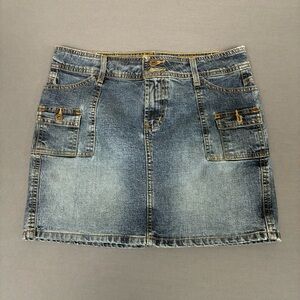 Lei Denim Medium Wash Mini Skirt Cargo Pockets Size 8, 30” Waist Y2K Vintage